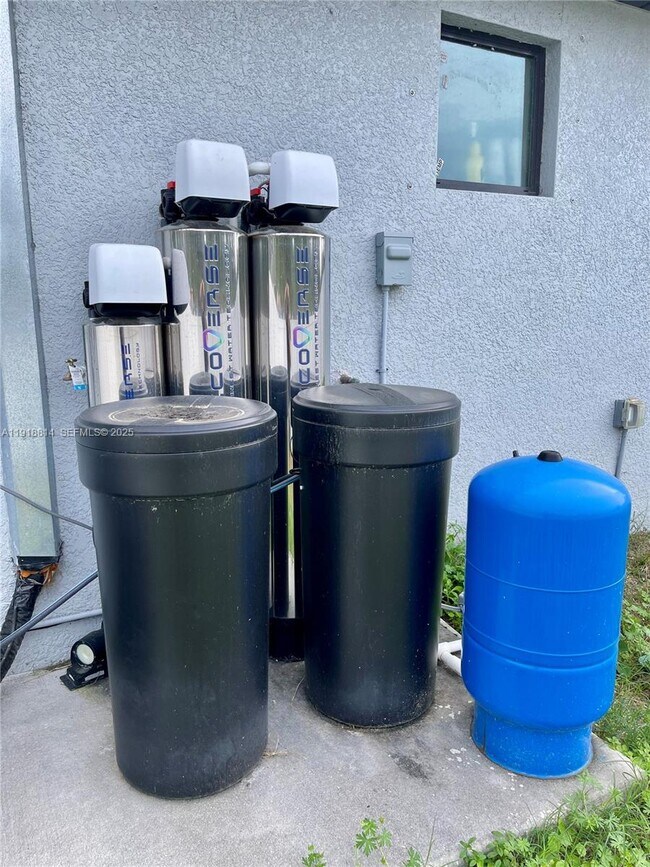 Building Photo - 1703 Edison Ave