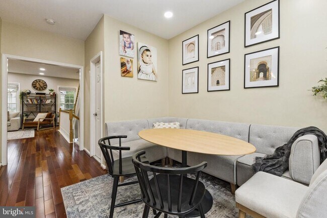 Building Photo - 46738 Oakmere Terrace