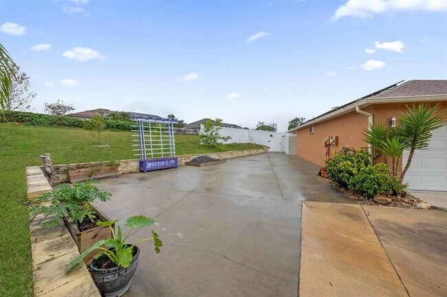 Building Photo - 3499 Summerwood Way