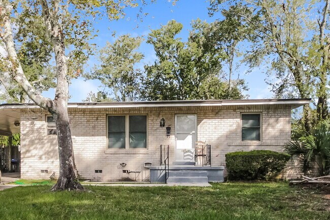 Primary Photo - 10321 Briarcliff Rd E