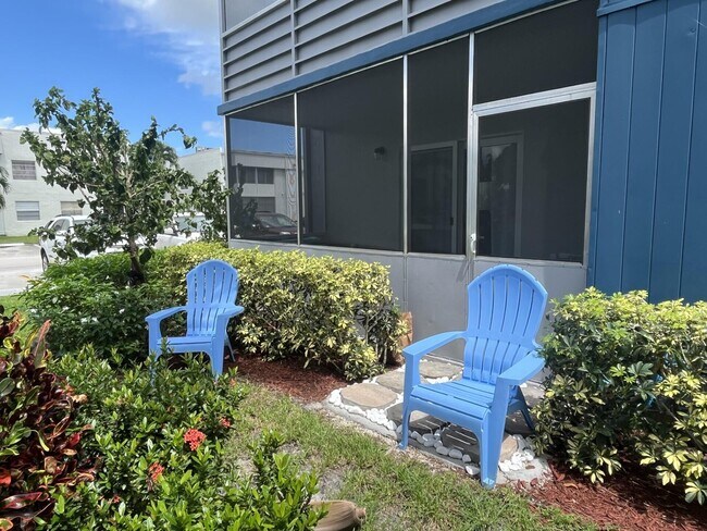 Building Photo - 685 Flanders Dr