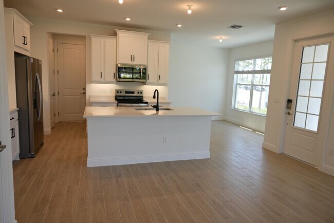 Building Photo - 3599 NW Solange Ct