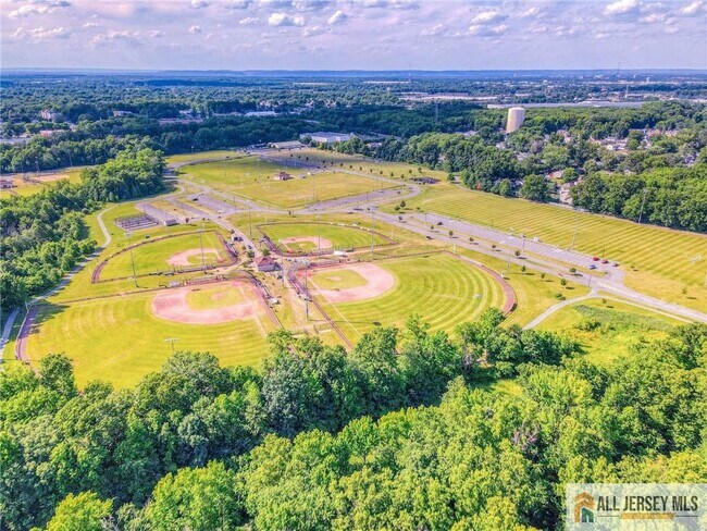 Building Photo - 173 Salem Rd