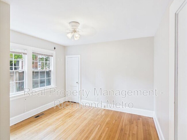 Building Photo - 3923 Park Ave