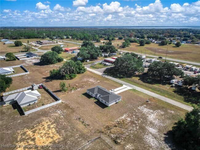 Building Photo - 6303 Red Cedar Rd