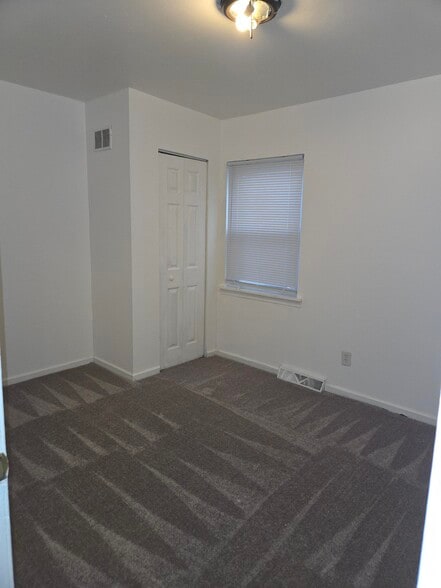 Bedroom 3 - 1122 N Lombard St