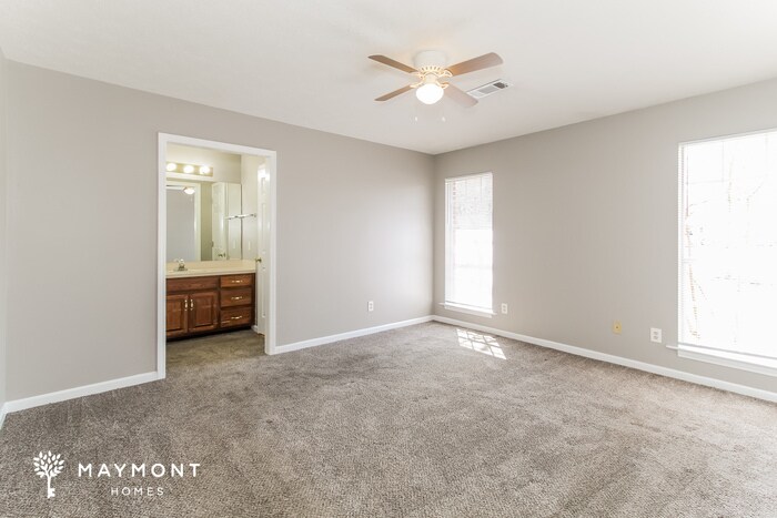 Building Photo - 7076 Lakeview Dr