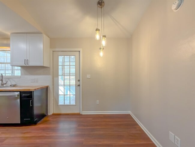 Building Photo - 3122 Pleasant Ct