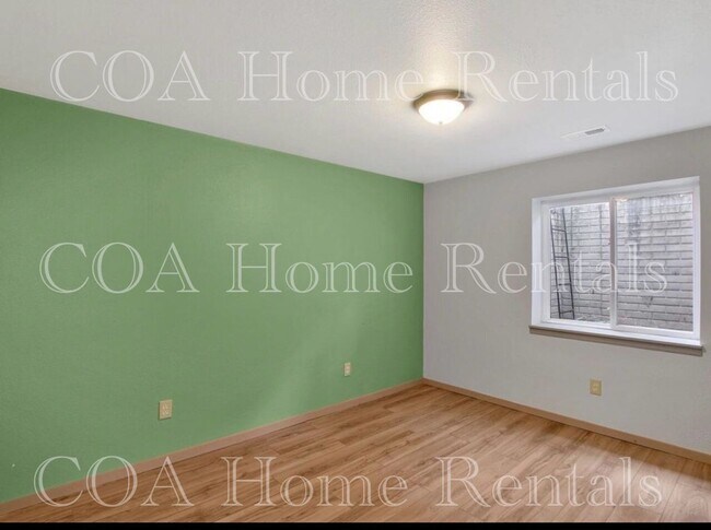 Building Photo - Midtown