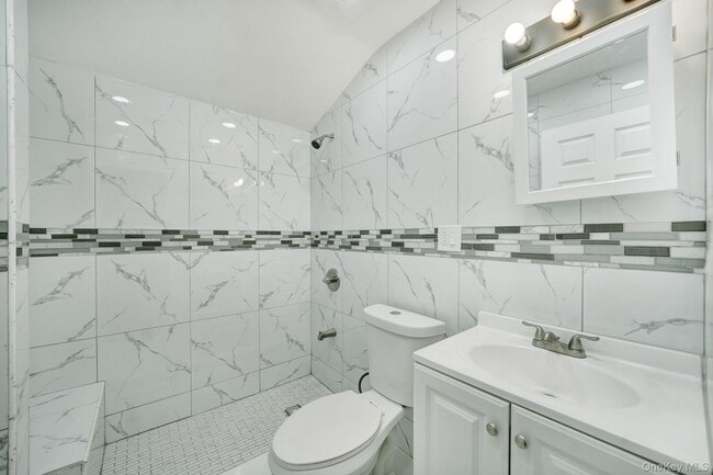 Building Photo - 109-87 Francis Lewis Blvd