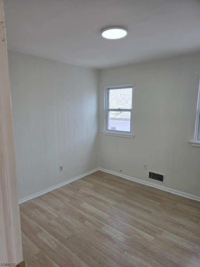 Building Photo - 67 Lindsley Ave