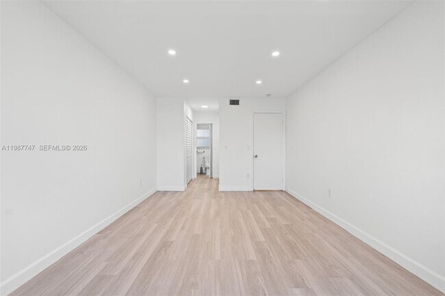 Building Photo - 7765 SW 86th St