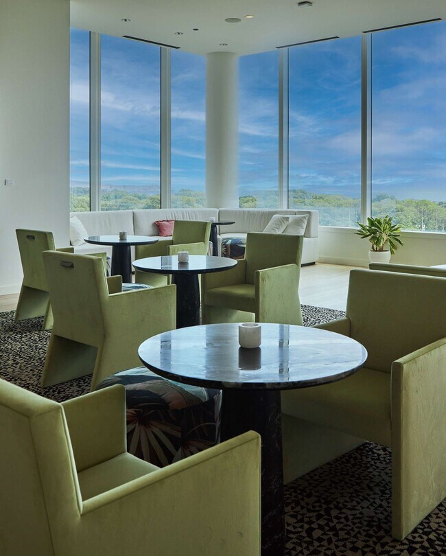 Building Photo - 1000 S Michigan Ave