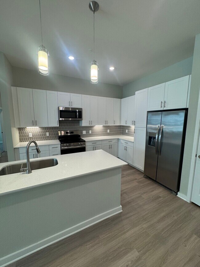 Building Photo - 1000 Persimmon Dr