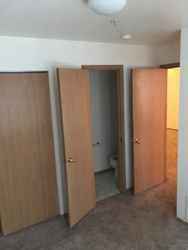 Interior Photo - Maplewood
