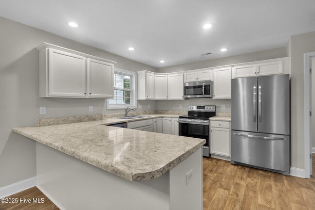 Building Photo - 146 Monterey Cir