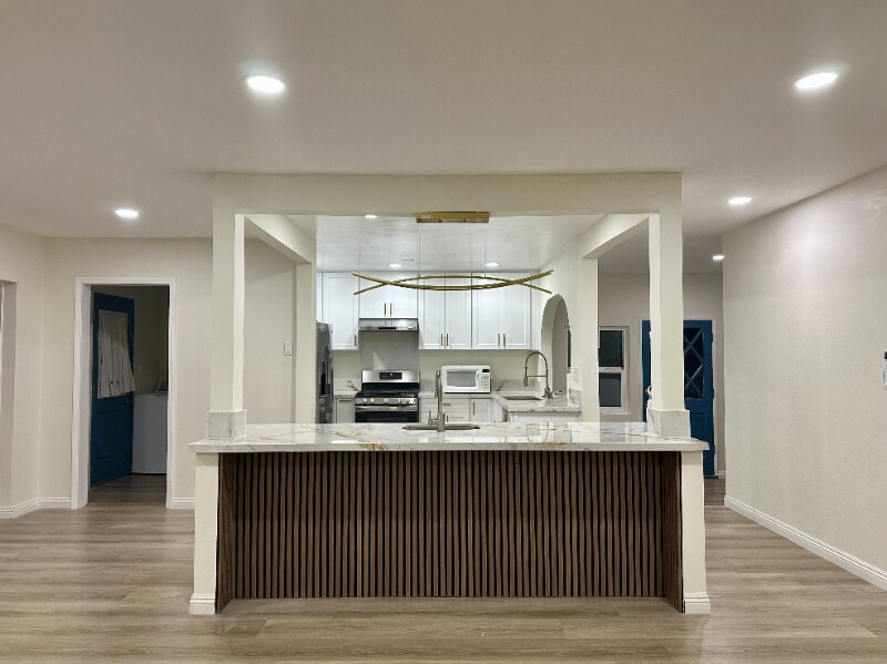 Building Photo - 7860 La Fiesta Dr