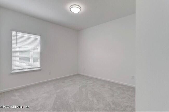 Building Photo - 300 Gan Wy