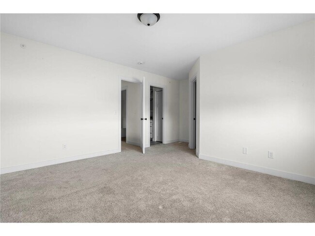 Building Photo - 1796 Calhoun Ct S