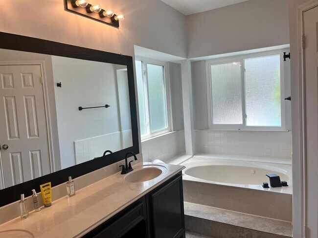 Building Photo - 14111 Torrey Vista Dr