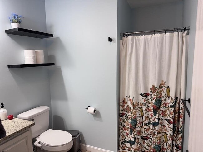 Building Photo - 30 E Bluff Rd