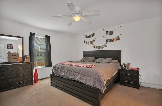 Building Photo - 1863 Country Meadows Dr
