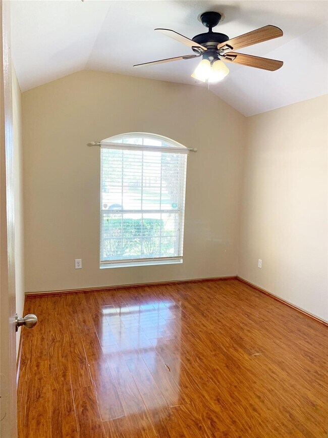 Building Photo - 5603 Sunfall Bend Ln