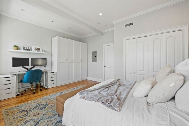 Building Photo - 109 N St