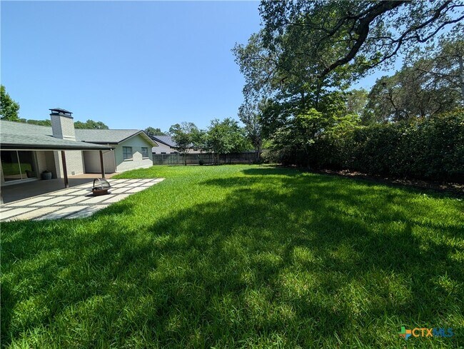 Building Photo - 405 Oakwood Blvd