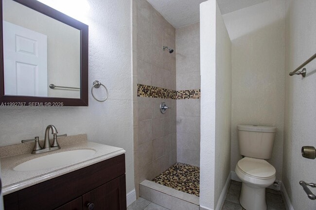 Building Photo - 9750 Jamaica Dr