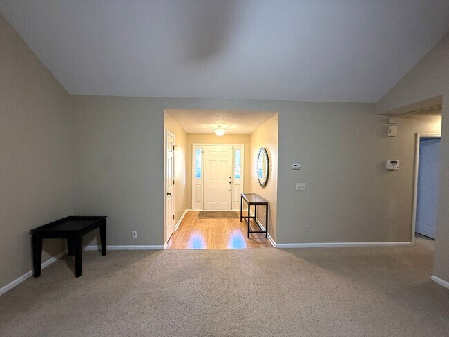 Building Photo - 512 Whistlestop Cir