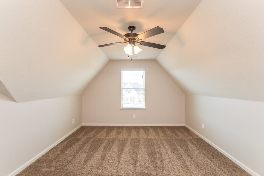 Building Photo - 3208 Vandelay Cove