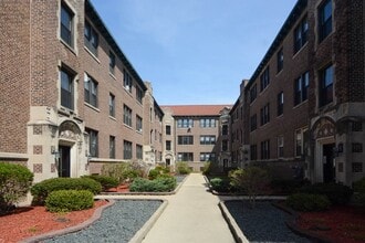 Building Photo - 1240 Oak Ave