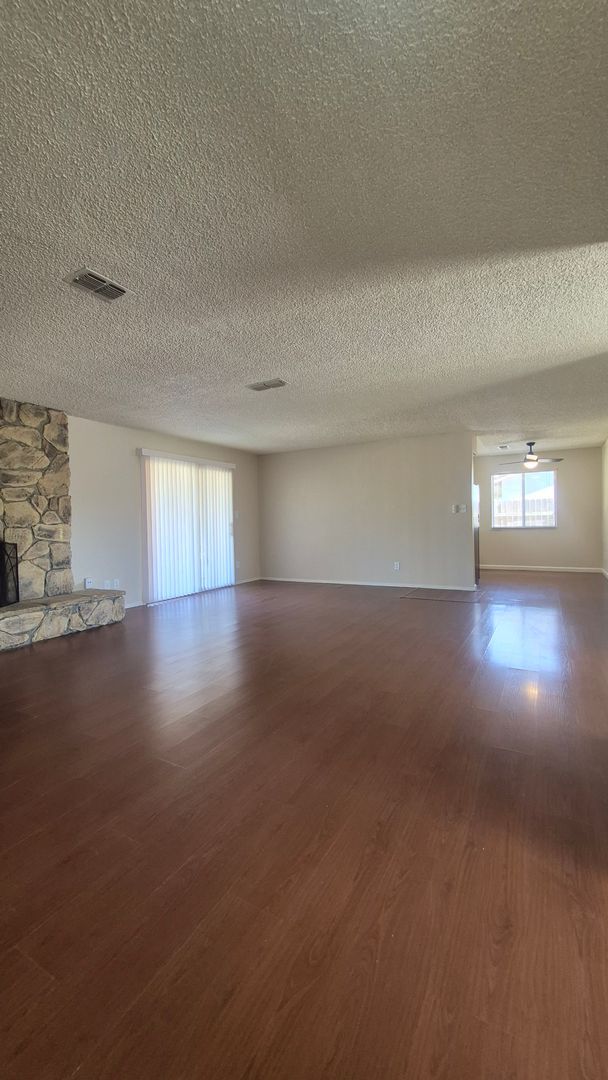 Building Photo - 7338 Hayward Dr