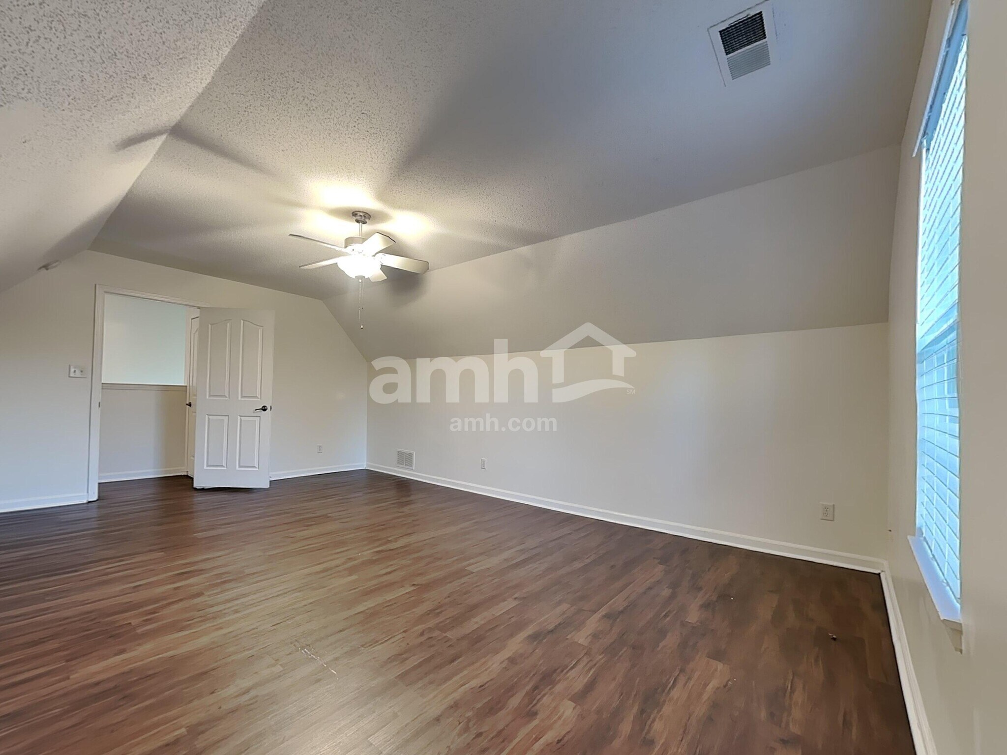 Building Photo - 8014 New Castle Cv