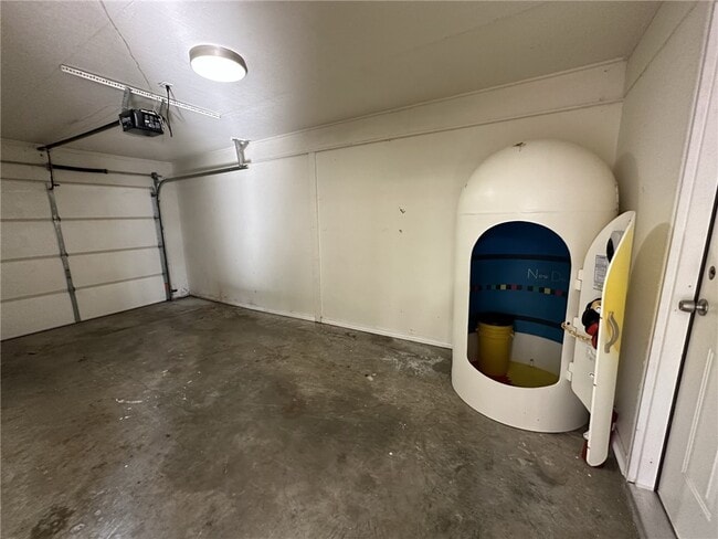 Building Photo - 1004 SE 4th St