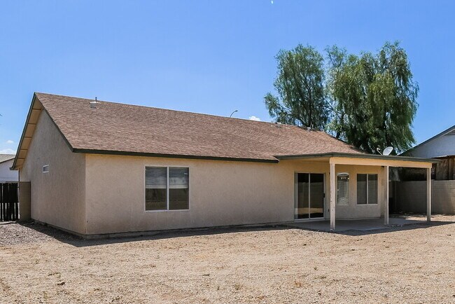 Building Photo - 527 N Bailey Cir