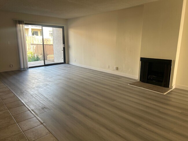 Building Photo - Most Desirable North Alhambra Condo Right Across from City Hall and Walking to Alhambra HS