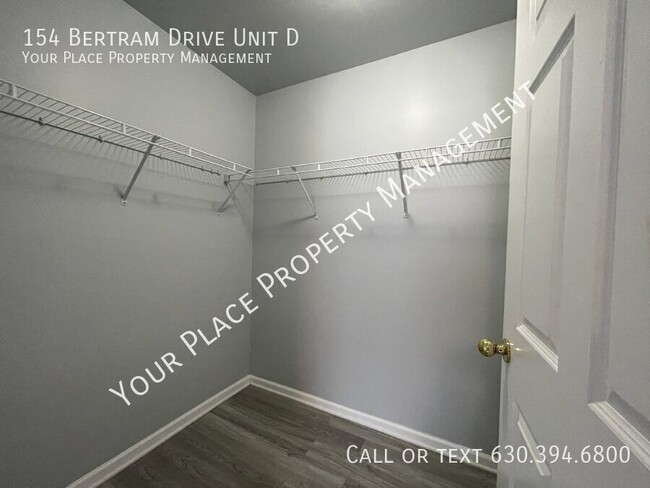 Building Photo - 2 Bed, 2 Bath RANCH Condo With 1 Car Garag...