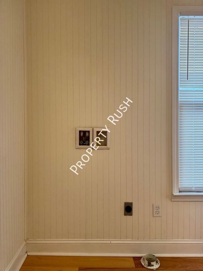 Building Photo - 4521 Balcomb St