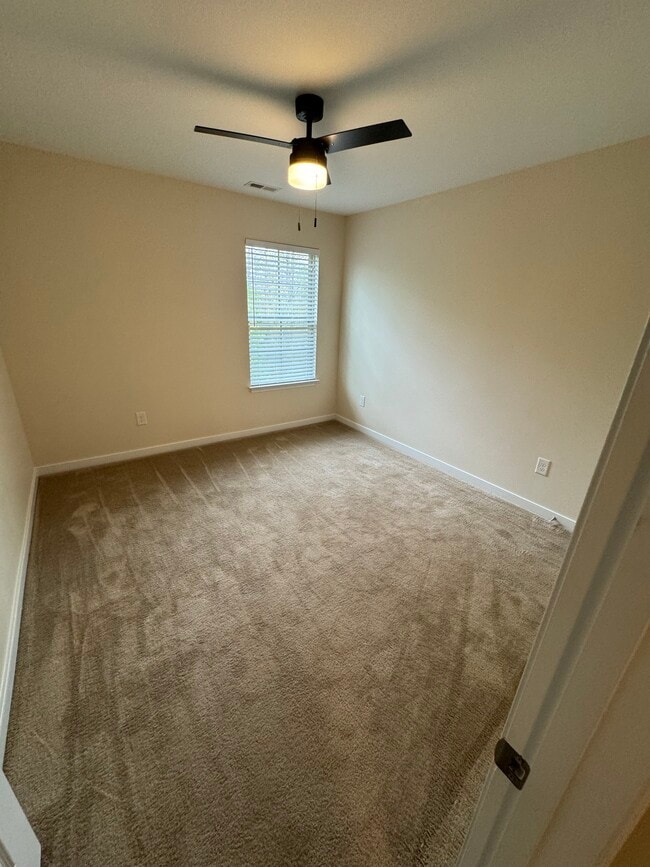 Building Photo - 6901 Swanhaven Dr