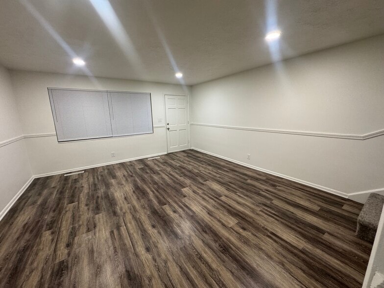 Building Photo - 459 N 400 E