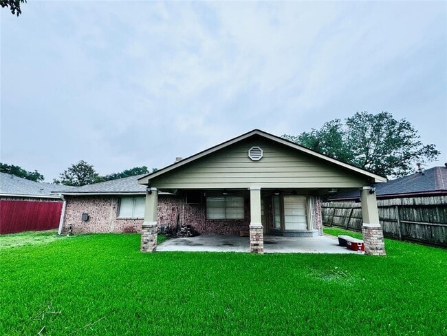 Building Photo - 3934 Thistlewood Dr