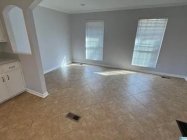 Building Photo - Charming 3-Bed Home with 2 Full Baths and ...