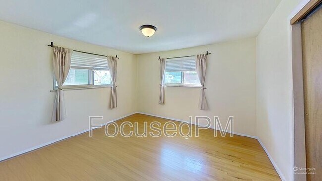 Building Photo - 4030 S Fox St