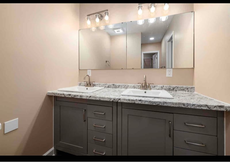 Building Photo - 1008 E Club Blvd