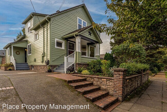 Primary Photo - 4 br, 2 bath House - 1134 SE Marion St. Un...