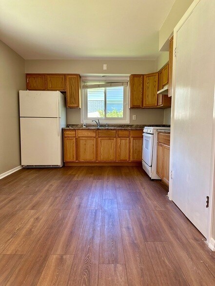 Building Photo - 440 W Arquilla Dr