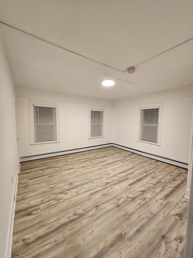Building Photo - 45 Dumais St