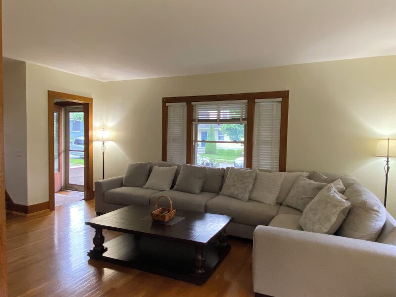 Building Photo - 5 E 3rd Ave